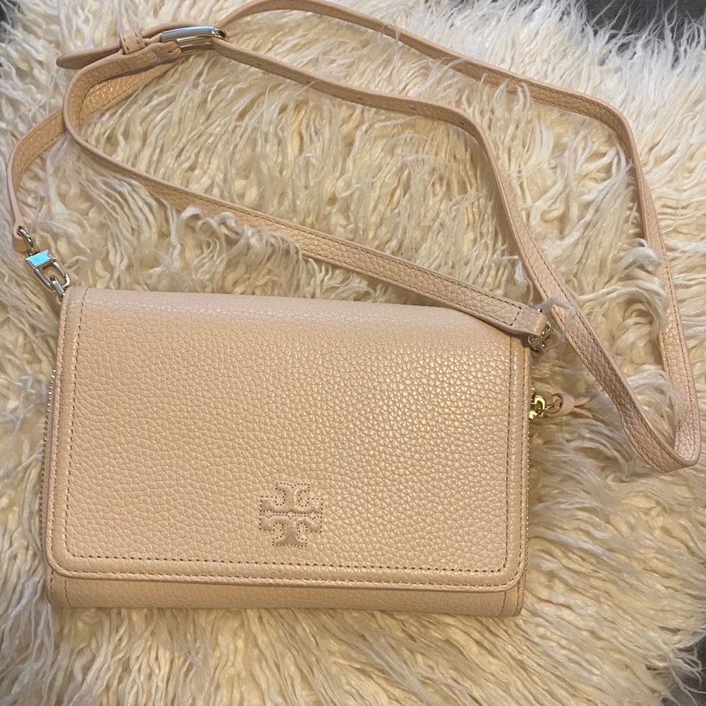 *SOLD*. Tory Burch light pink crossbody - Picture 2 of 7